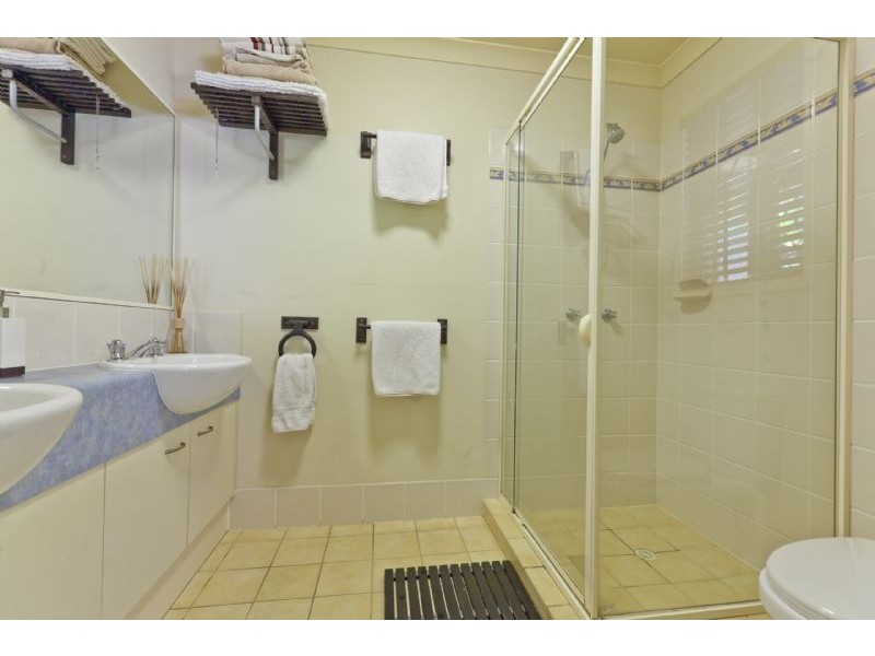 44 School Road, Wynnum West QLD 4178