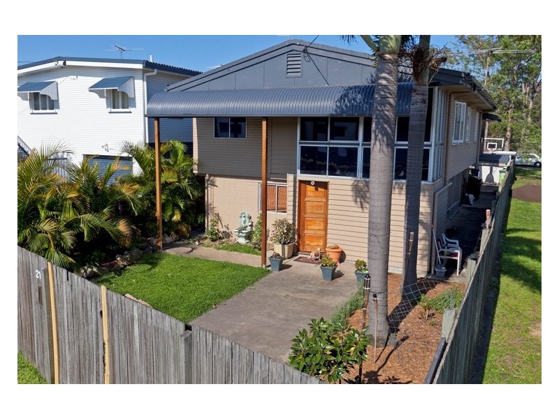 21 North Road, Wynnum West QLD 4178