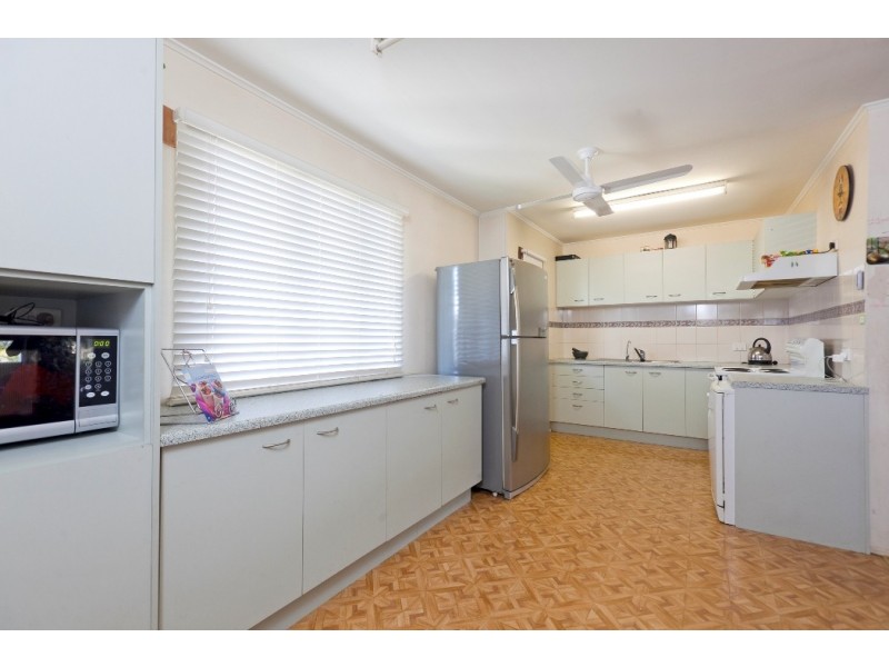 21 North Road, Wynnum West QLD 4178