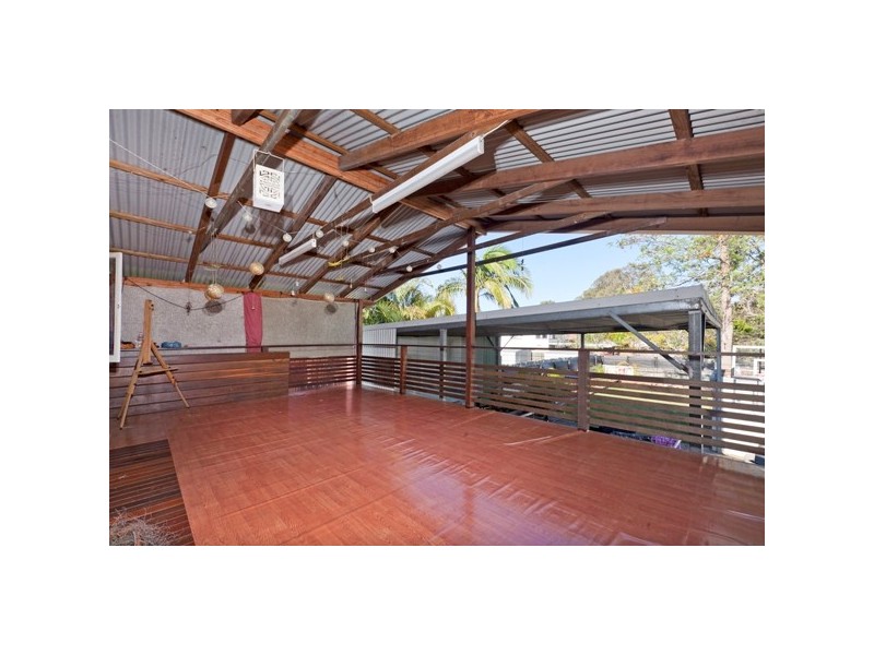 21 North Road, Wynnum West QLD 4178