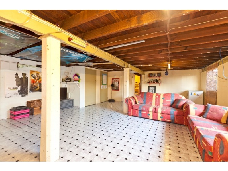 21 North Road, Wynnum West QLD 4178