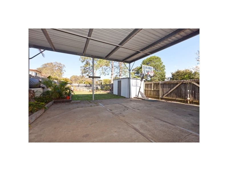 21 North Road, Wynnum West QLD 4178