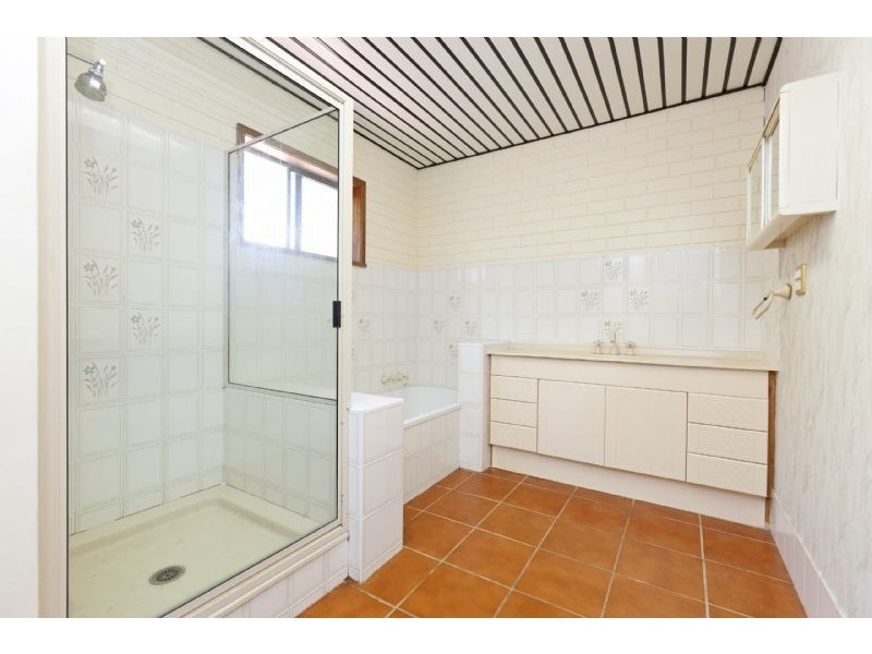 150 Main Road, Wellington Point QLD 4160