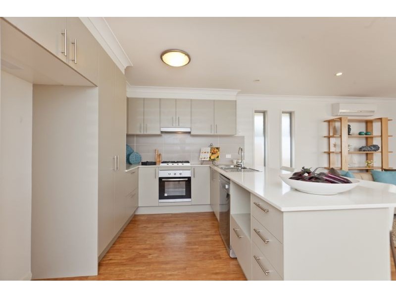 69 Waterview Avenue, Wynnum QLD 4178