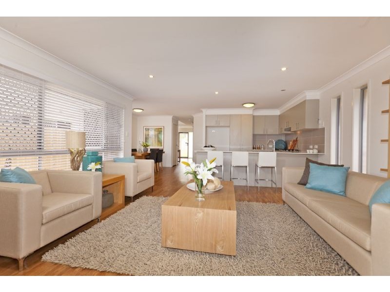 69 Waterview Avenue, Wynnum QLD 4178