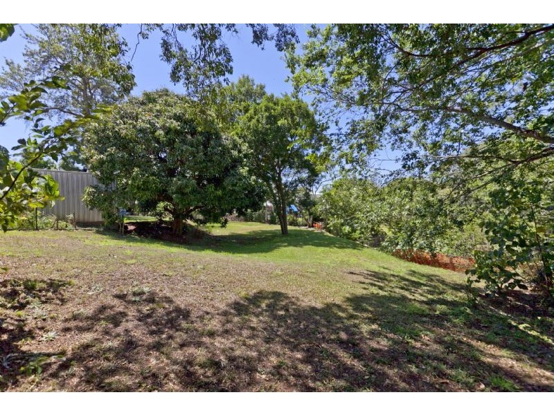 18 Ashton Street, Wynnum QLD 4178