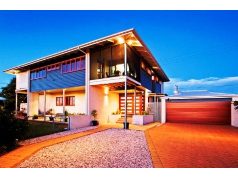 16 Summit Place, Wynnum West QLD 4178