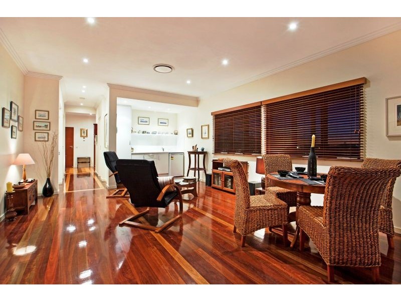 16 Summit Place, Wynnum West QLD 4178