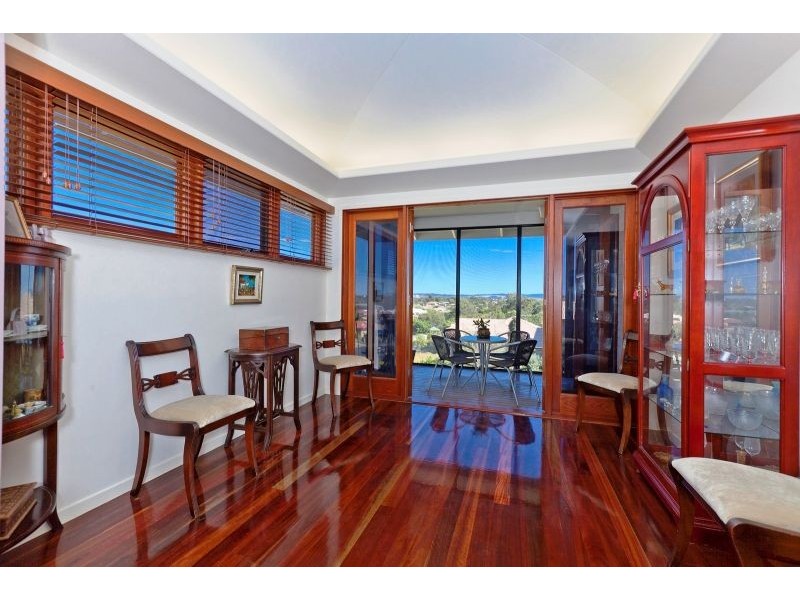 16 Summit Place, Wynnum West QLD 4178