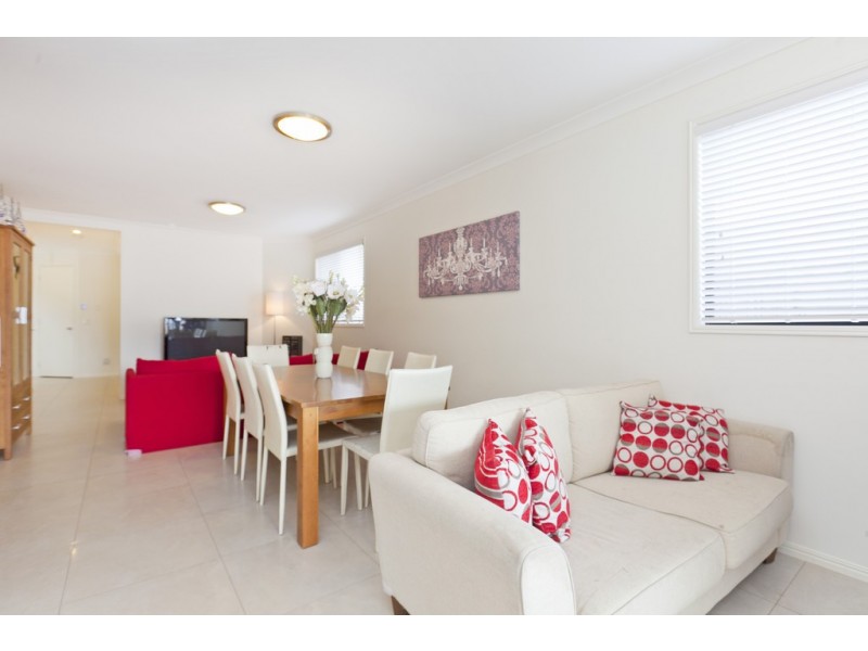 15 Berrimilla Street, Manly West QLD 4179
