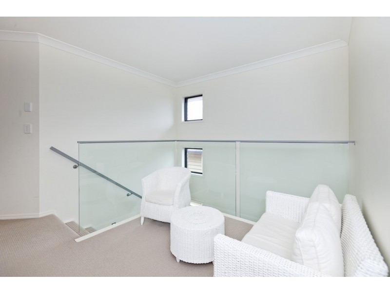 15 Berrimilla Street, Manly West QLD 4179