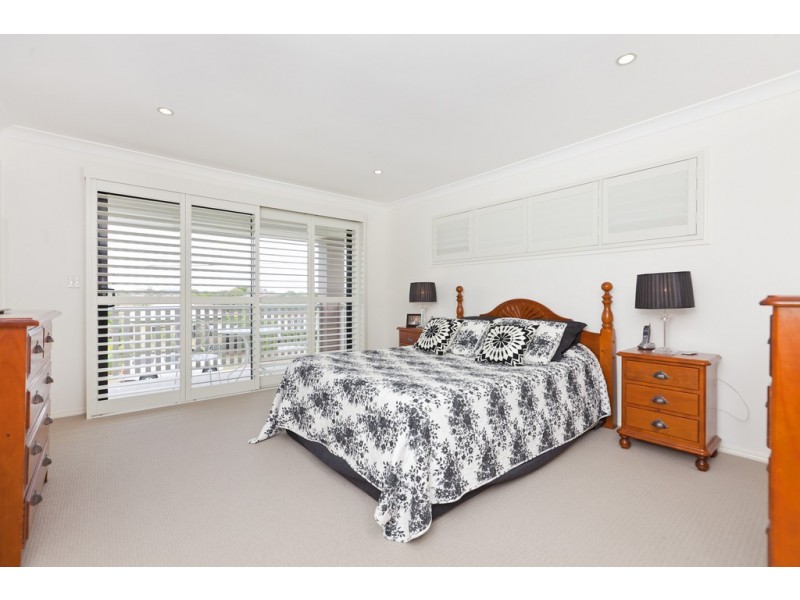 15 Berrimilla Street, Manly West QLD 4179