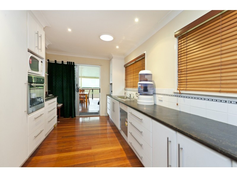 24 Bonniebrae Street, Wynnum West QLD 4178