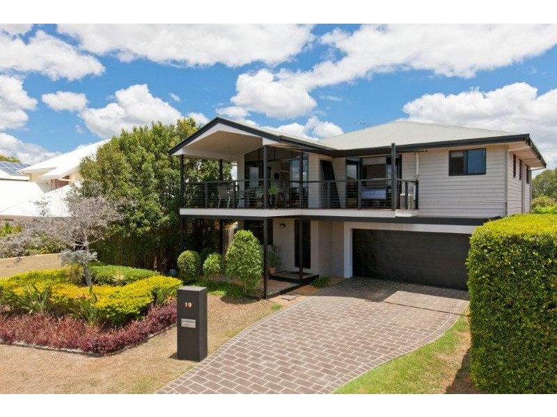 19 DANE COURT, Manly West QLD 4179