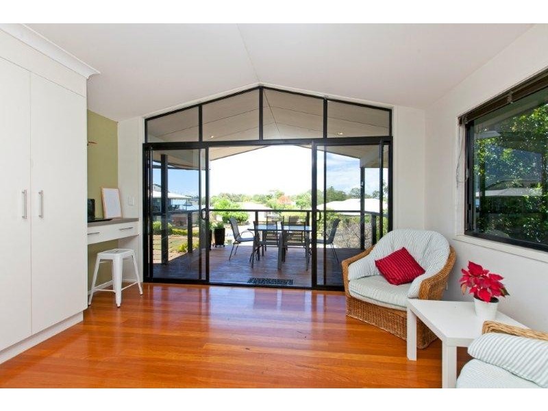 19 DANE COURT, Manly West QLD 4179