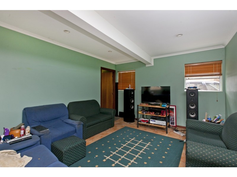 11 Moreton Ave, Wynnum QLD 4178