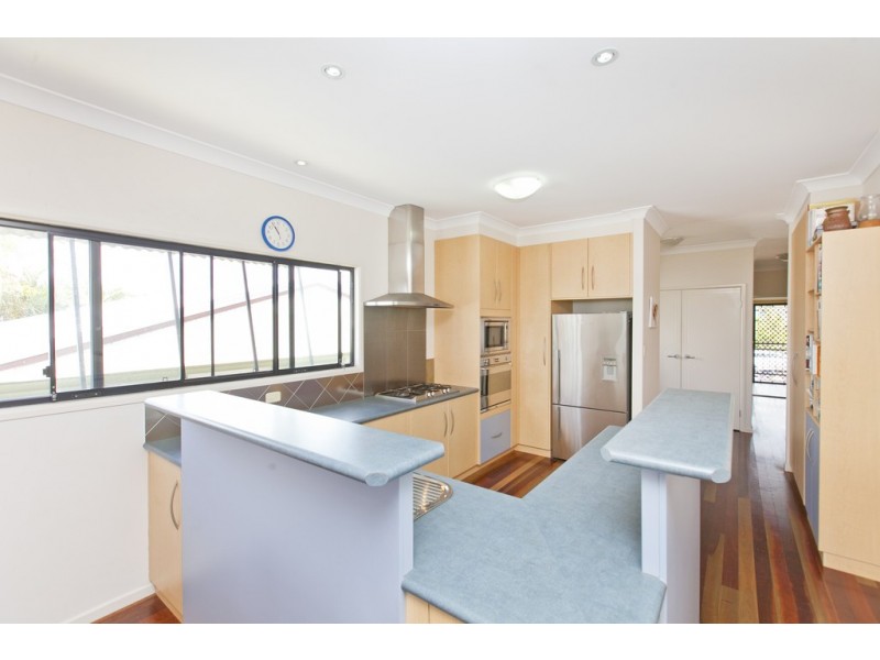 685 Esplanade, Lota QLD 4179