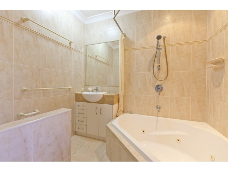 685 Esplanade, Lota QLD 4179