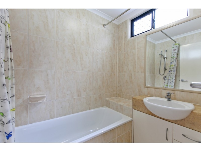 685 Esplanade, Lota QLD 4179