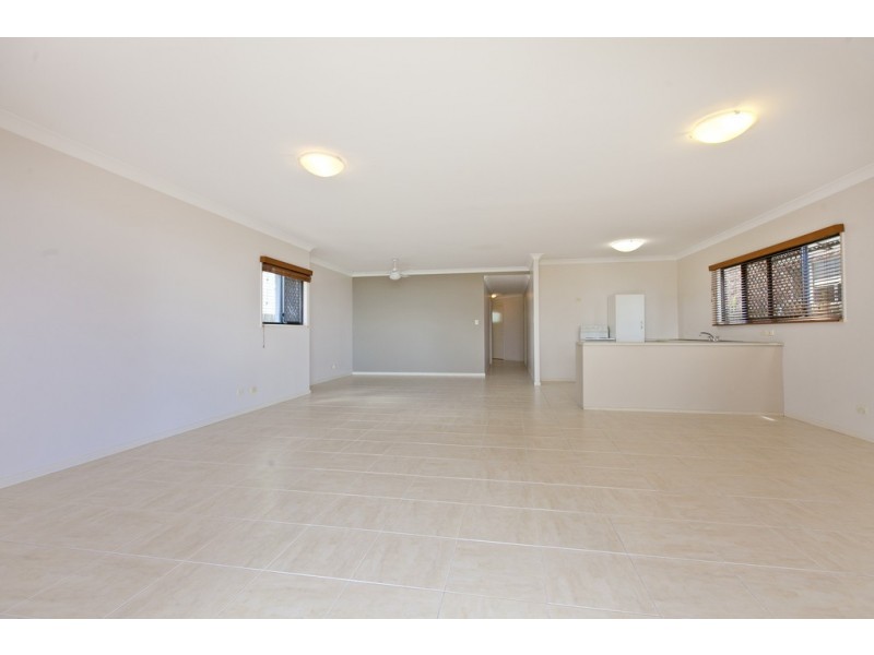 685 Esplanade, Lota QLD 4179