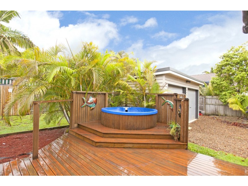 137 Worthing Street, Wynnum QLD 4178