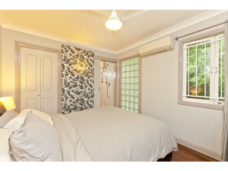 15 Carlton Terrace, Wynnum QLD 4178