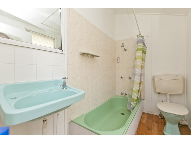 53 Yamboyna Street, Manly QLD 4179