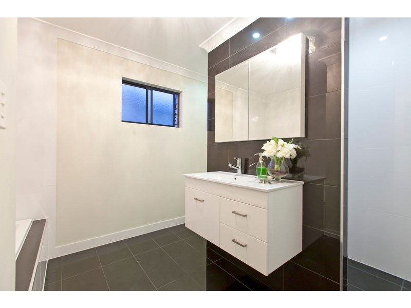 179 Melville Terrace, Manly QLD 4179