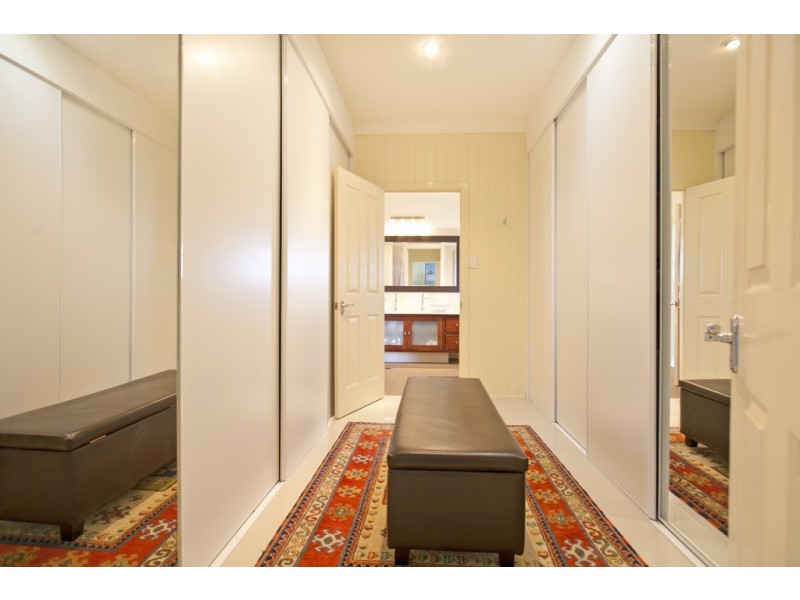 16 Grattan Terrace, Wynnum QLD 4178