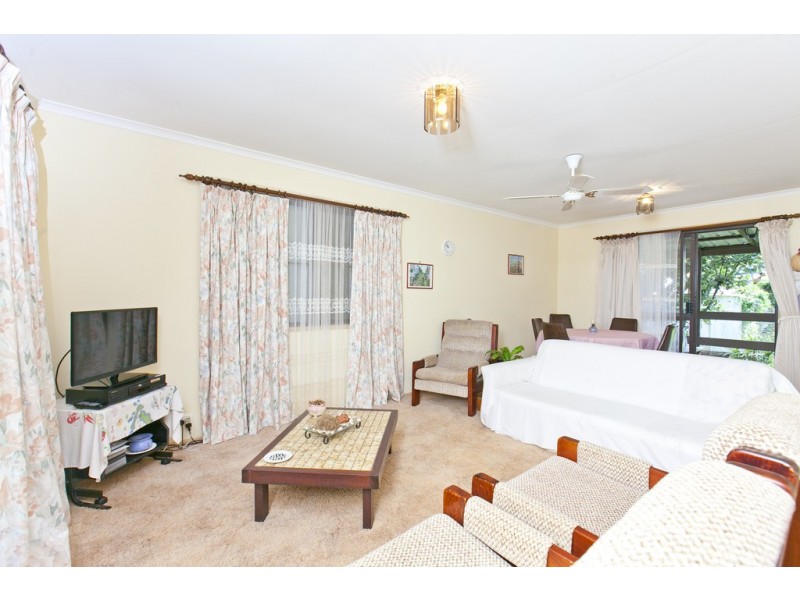 27 Perulpa Street, Coochiemudlo Island QLD 4184