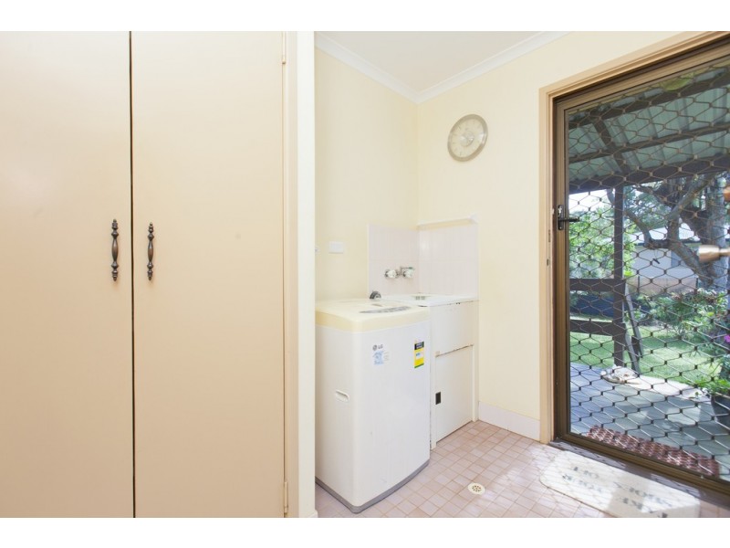 27 Perulpa Street, Coochiemudlo Island QLD 4184