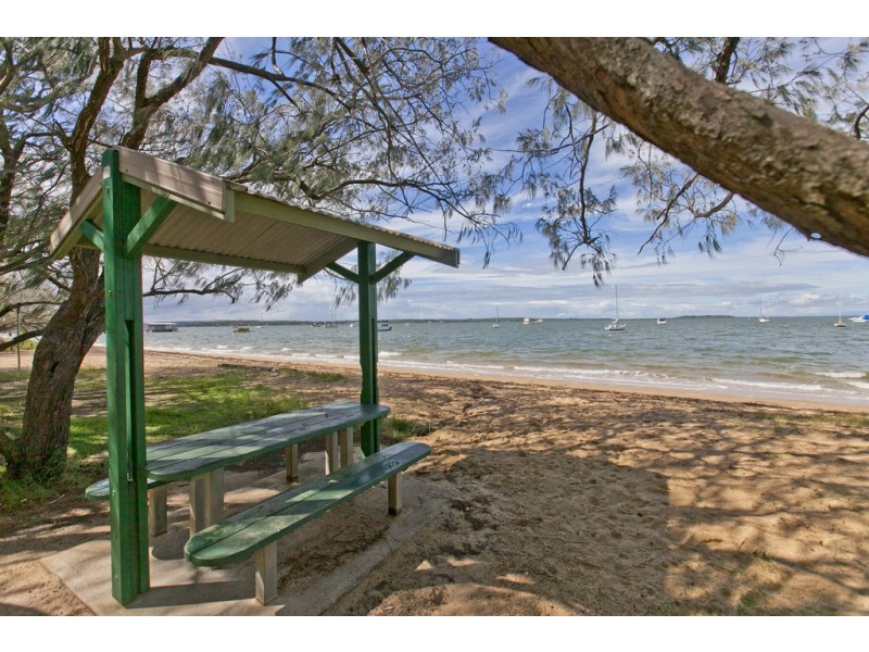 27 Perulpa Street, Coochiemudlo Island QLD 4184