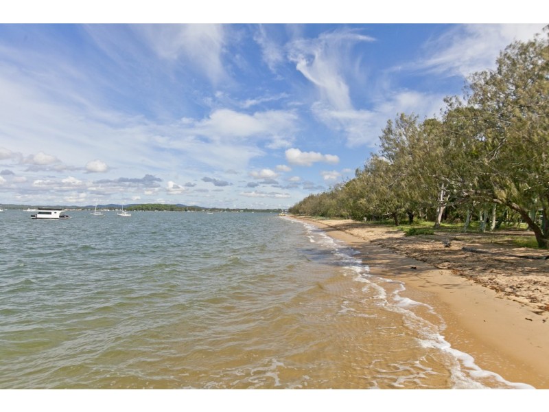 27 Perulpa Street, Coochiemudlo Island QLD 4184