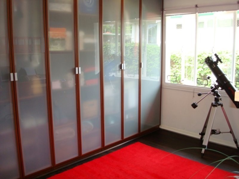 11 Hinckley Street, Manly West QLD 4179