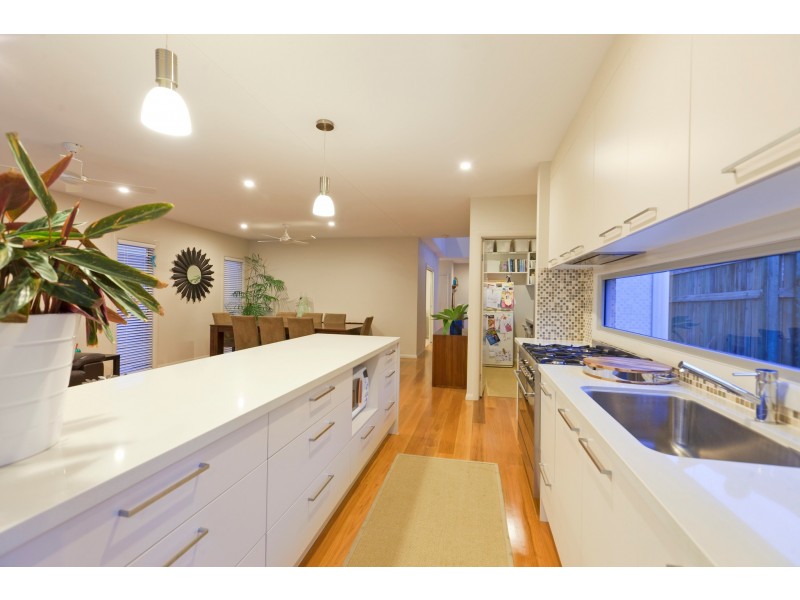 86 Cedar Street, Wynnum QLD 4178