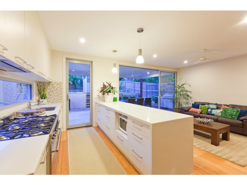 86 Cedar Street, Wynnum QLD 4178