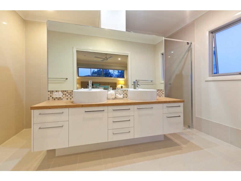 86 Cedar Street, Wynnum QLD 4178