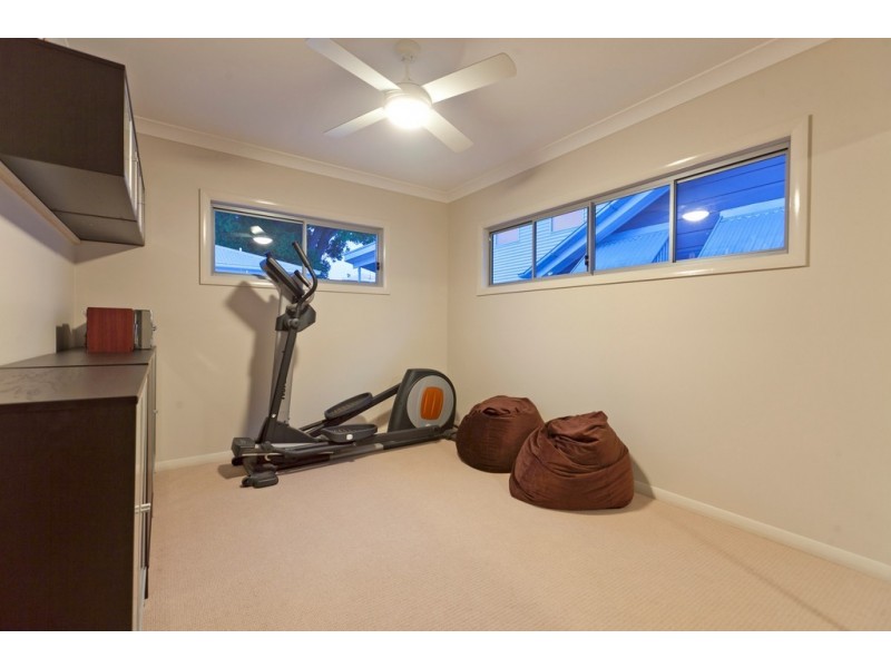 86 Cedar Street, Wynnum QLD 4178