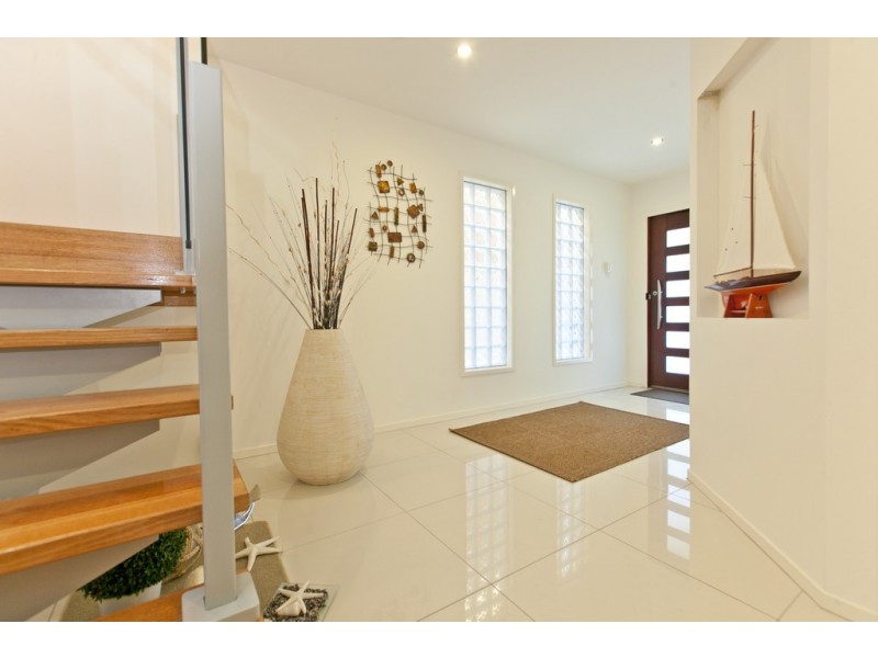 38 Akonna Street, Wynnum QLD 4178