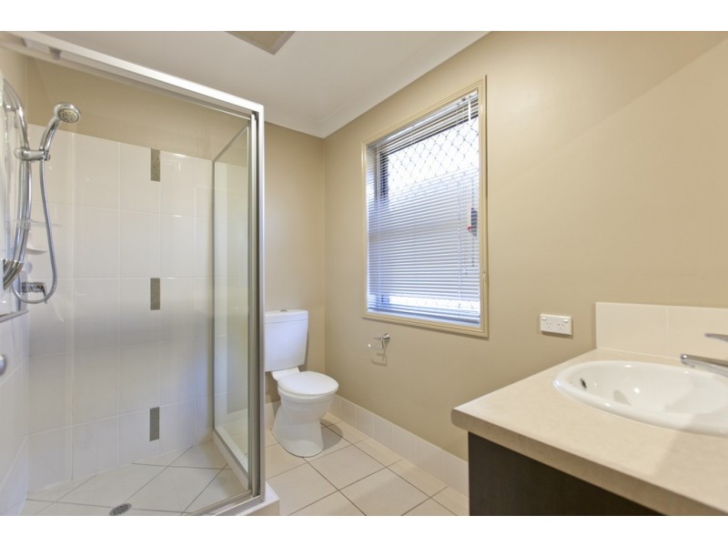 127 Worthing Street, Wynnum QLD 4178