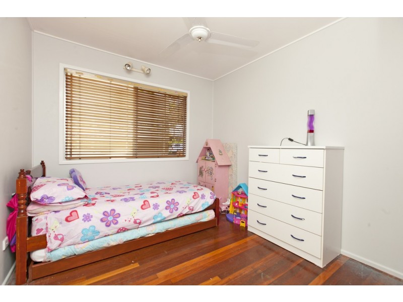 42 Roseberry Parade, Wynnum West QLD 4178