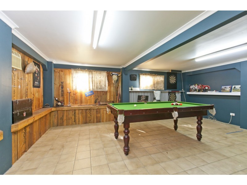 42 Roseberry Parade, Wynnum West QLD 4178