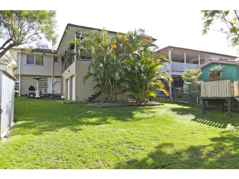 42 Roseberry Parade, Wynnum West QLD 4178