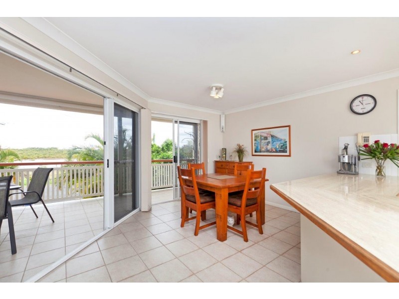 797 Esplanade, Lota QLD 4179