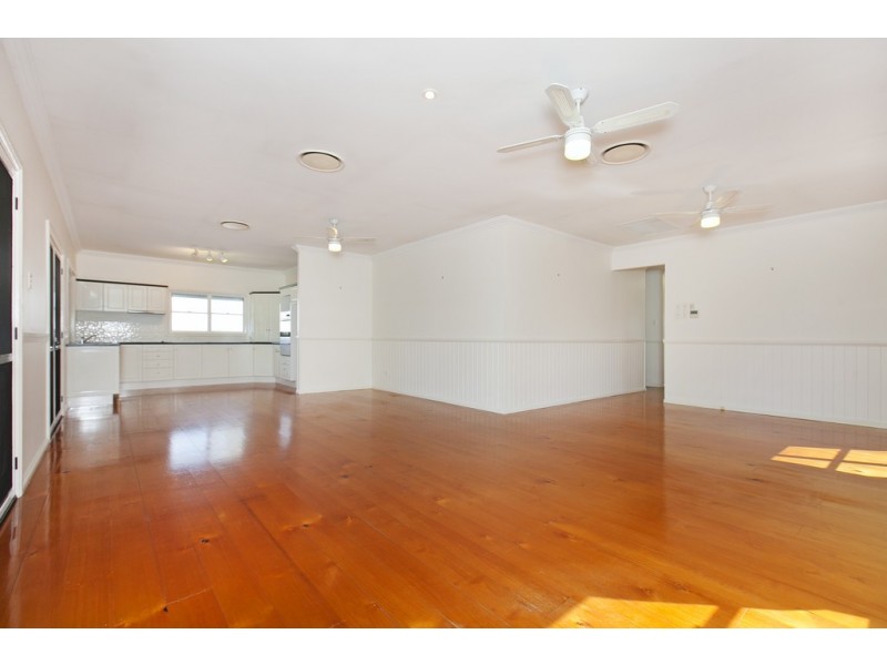 52 Duncan Street, Wynnum West QLD 4178