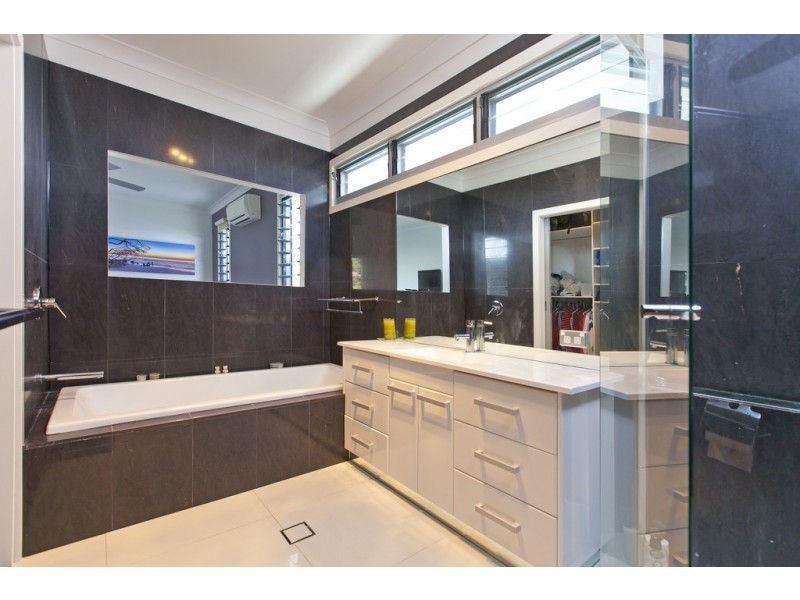 50 Boswell Terrace, Wynnum QLD 4178