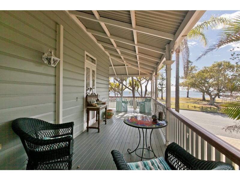 97 Wynnum Esplanade, Wynnum QLD 4178