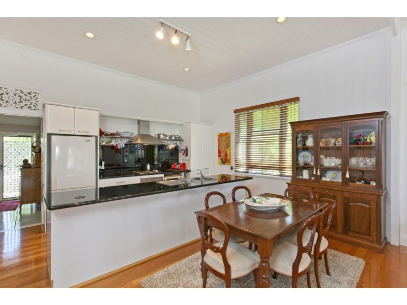 97 Wynnum Esplanade, Wynnum QLD 4178