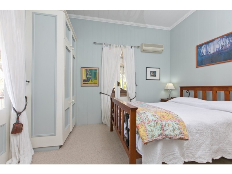 97 Wynnum Esplanade, Wynnum QLD 4178
