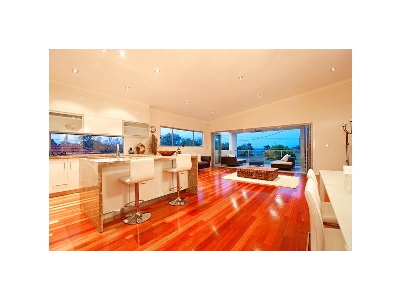 329 Upper Esplanade, Manly QLD 4179